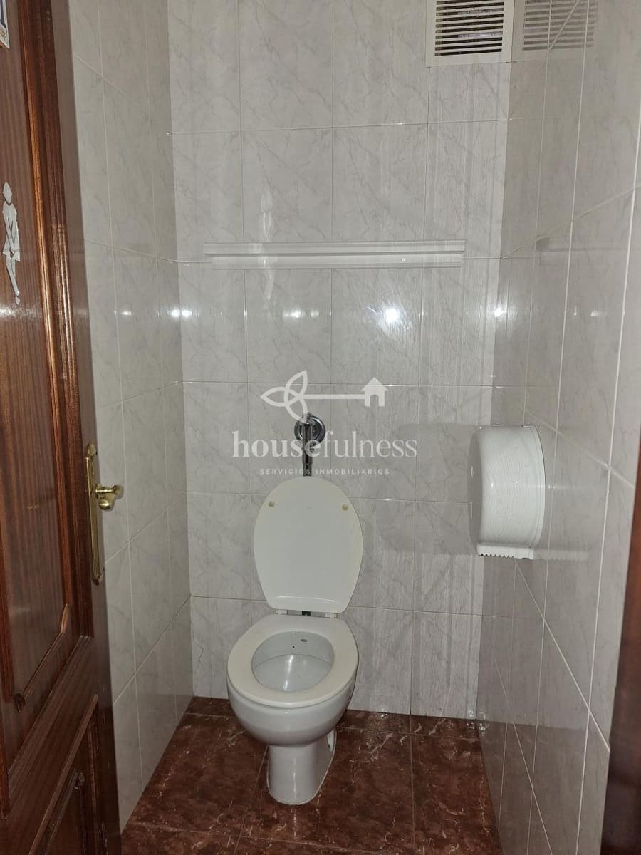 Commercieel te koop in Ferrol - € 80.000 (Ref: 9503914)