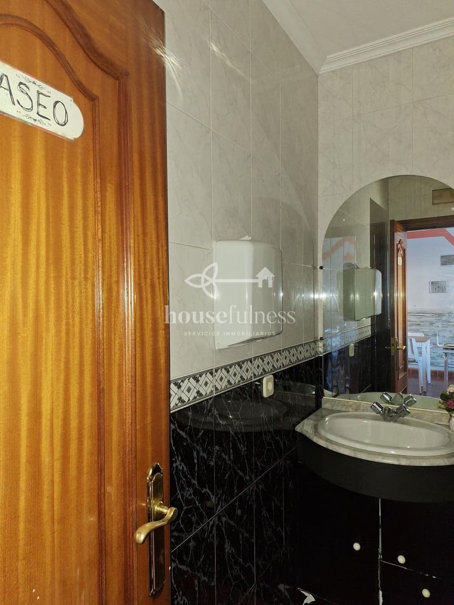 Commercieel te koop in Ferrol - € 80.000 (Ref: 9503914)