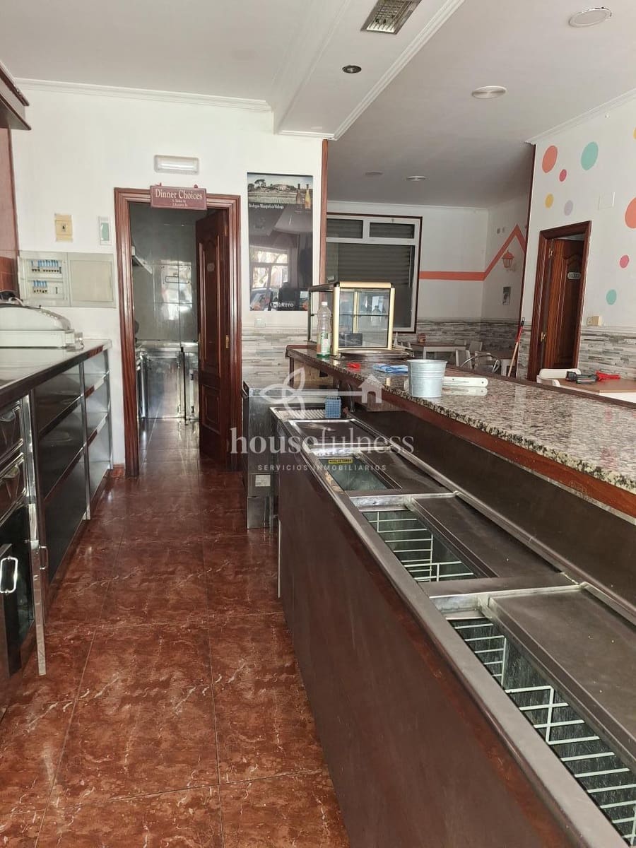 Commercieel te koop in Ferrol - € 80.000 (Ref: 9503914)