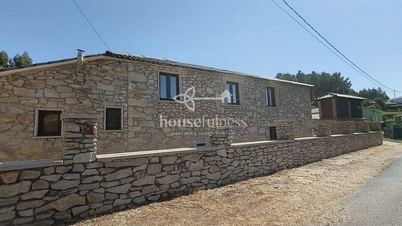 4 bedroom Townhouse for sale in Ferrol with garage - € 350,000 (Ref: 9503915)