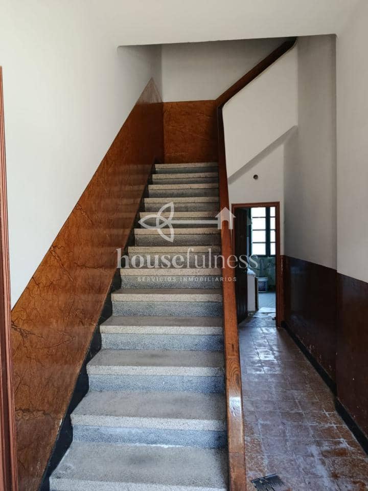 Casa de 7 habitaciones en Ferrol en venta - 169.000 € (Ref: 9518507)