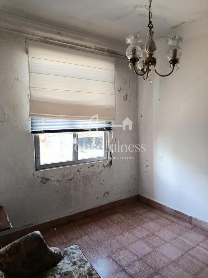 Casa de 7 habitaciones en Ferrol en venta - 169.000 € (Ref: 9518507)