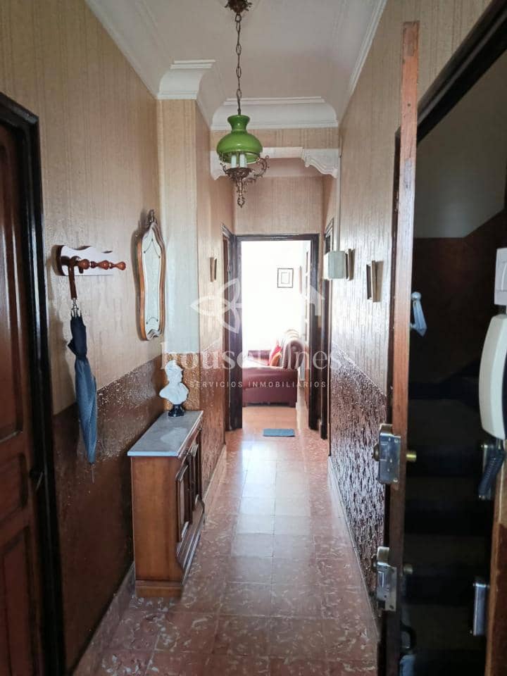 Casa de 7 habitaciones en Ferrol en venta - 169.000 € (Ref: 9518507)