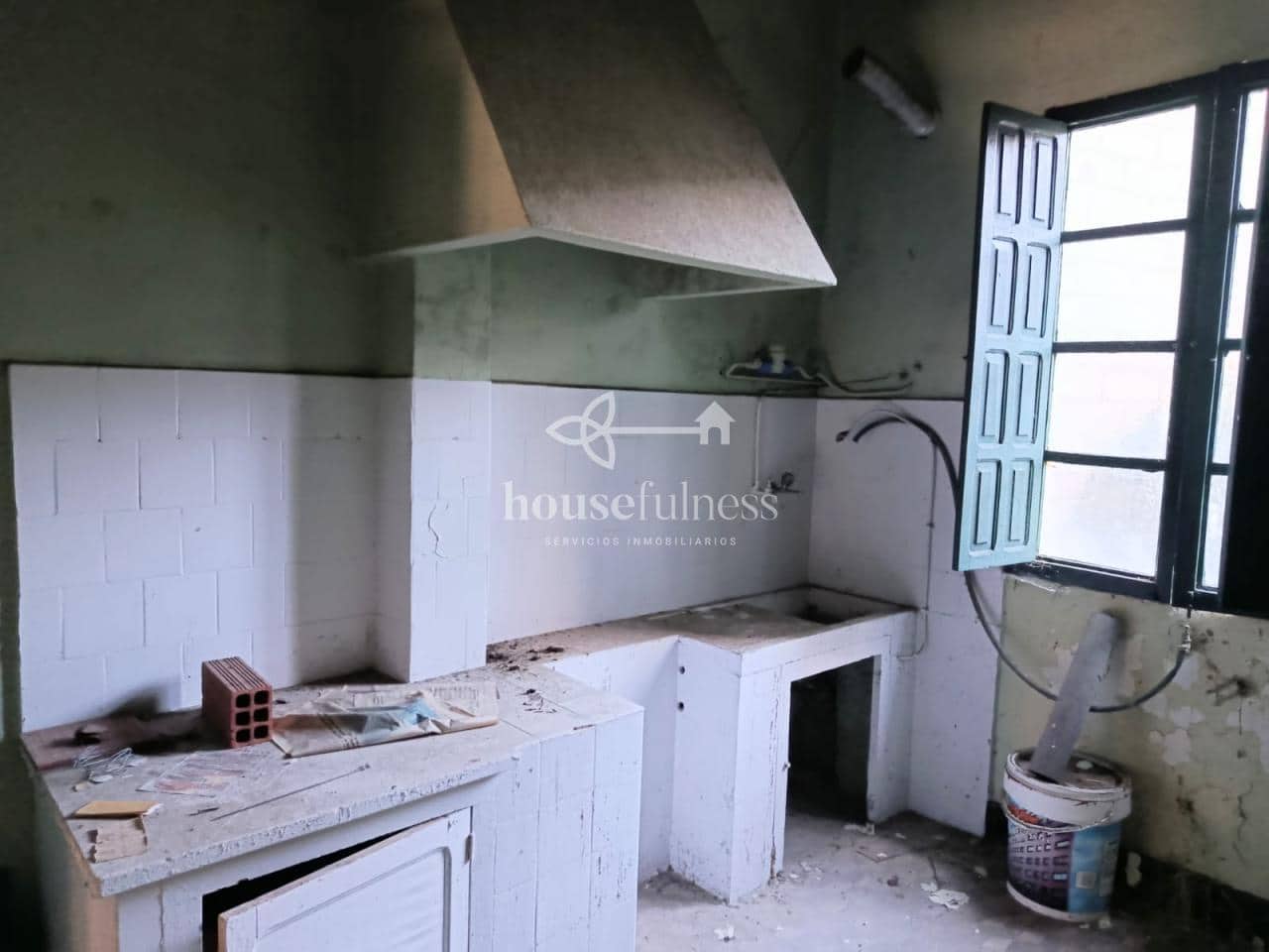 Casa de 7 habitaciones en Ferrol en venta - 169.000 € (Ref: 9518507)
