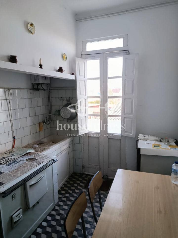 Casa de 7 habitaciones en Ferrol en venta - 169.000 € (Ref: 9518507)