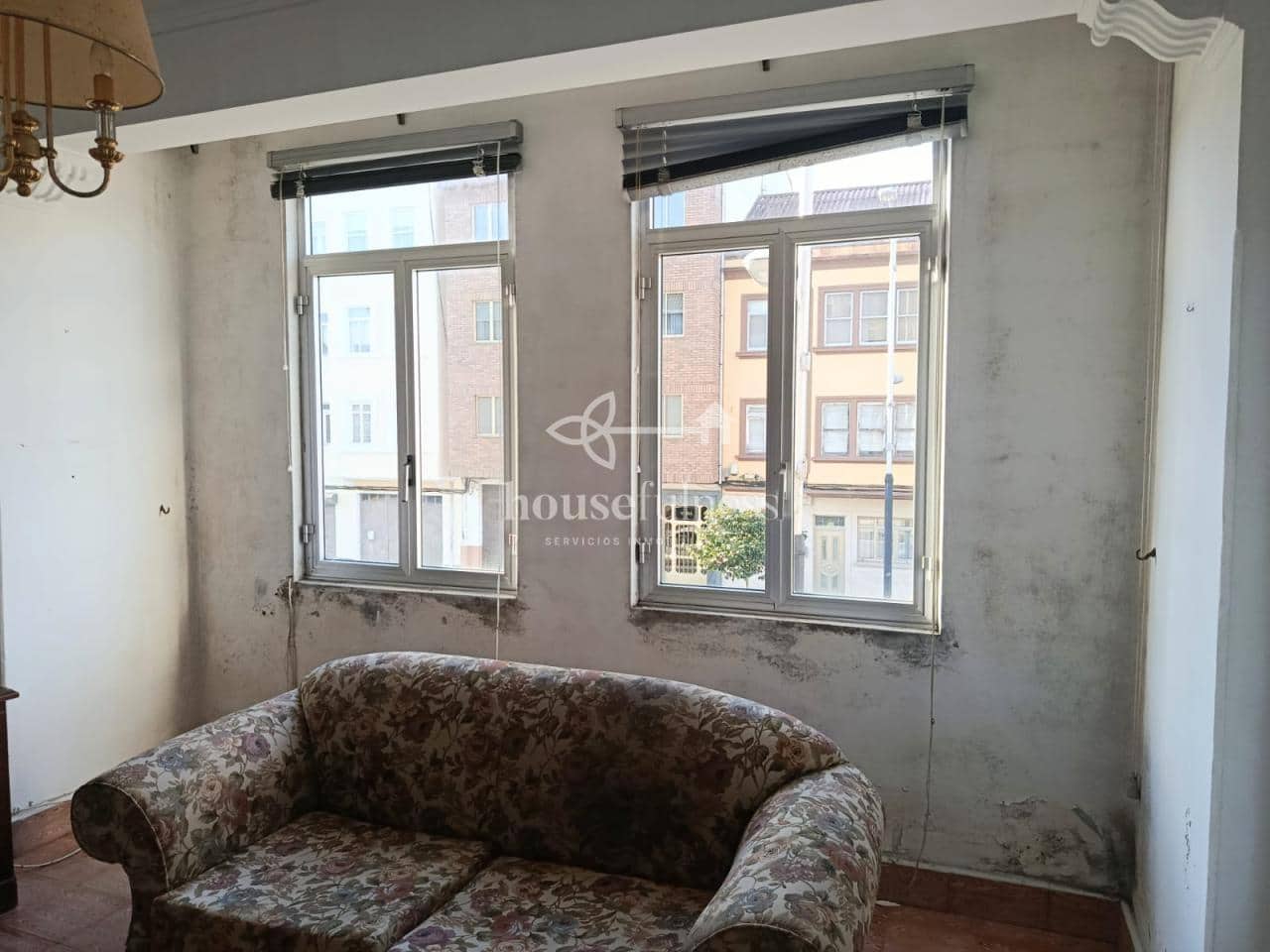 Casa de 7 habitaciones en Ferrol en venta - 169.000 € (Ref: 9518507)