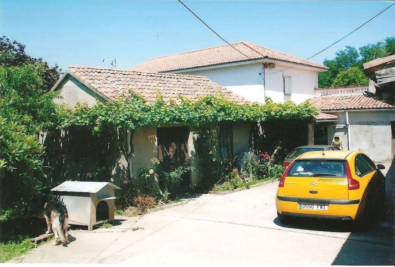 4 quarto Casa em Banda para venda em Naron com garagem - 300 000 € (Ref: 9570407)