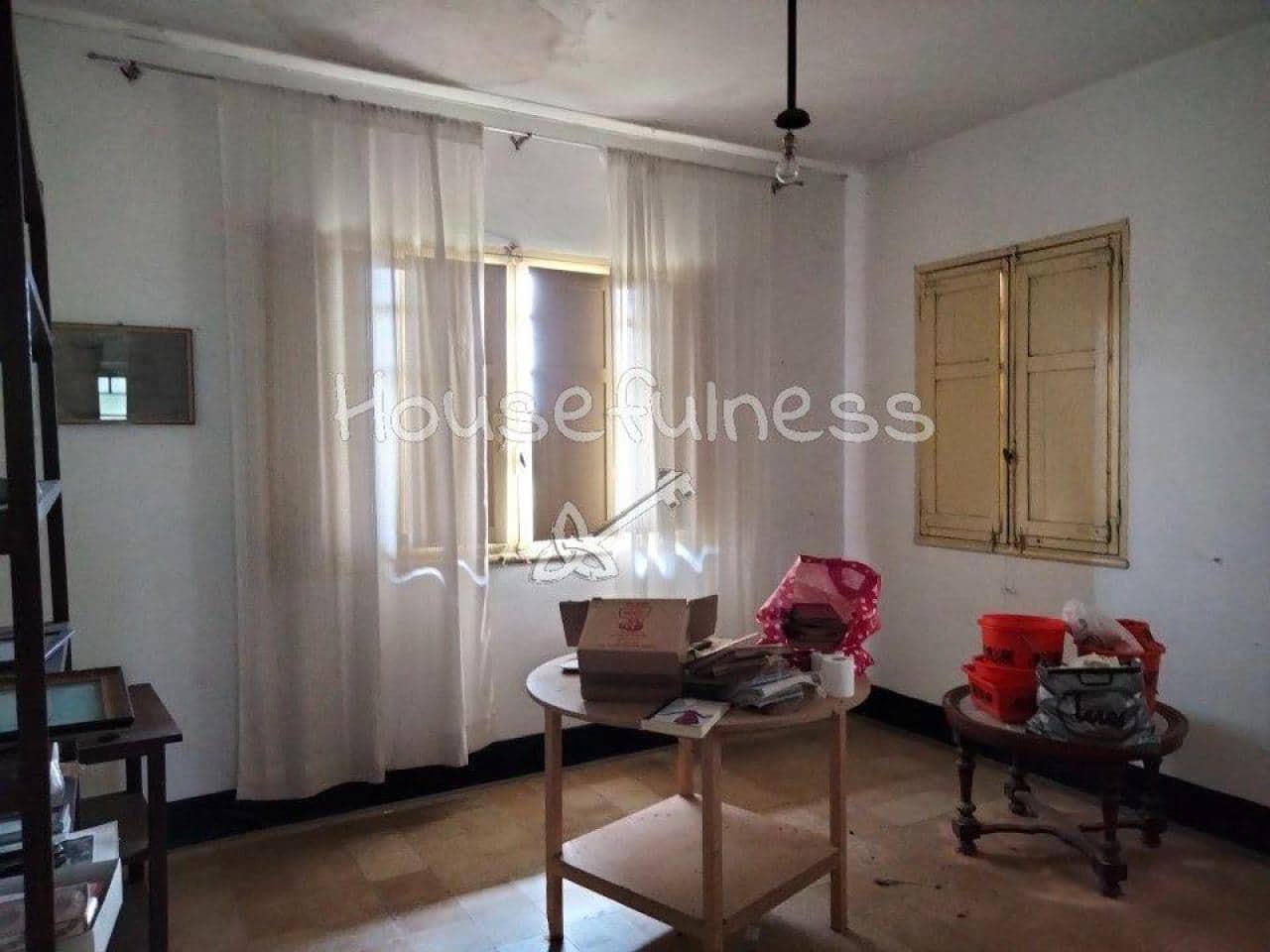 8 bedroom Villa for sale in San Sadurnino with garage - € 150,000 (Ref: 9570408)