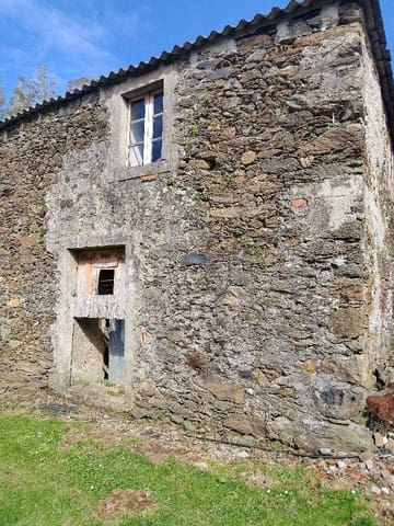 4 slaapkamer Finca/Landhuis te koop in Cerdido - € 138.000 (Ref: 9570409)