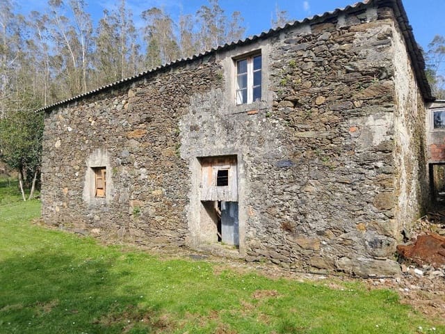 4 slaapkamer Finca/Landhuis te koop in Cerdido - € 138.000 (Ref: 9570409)