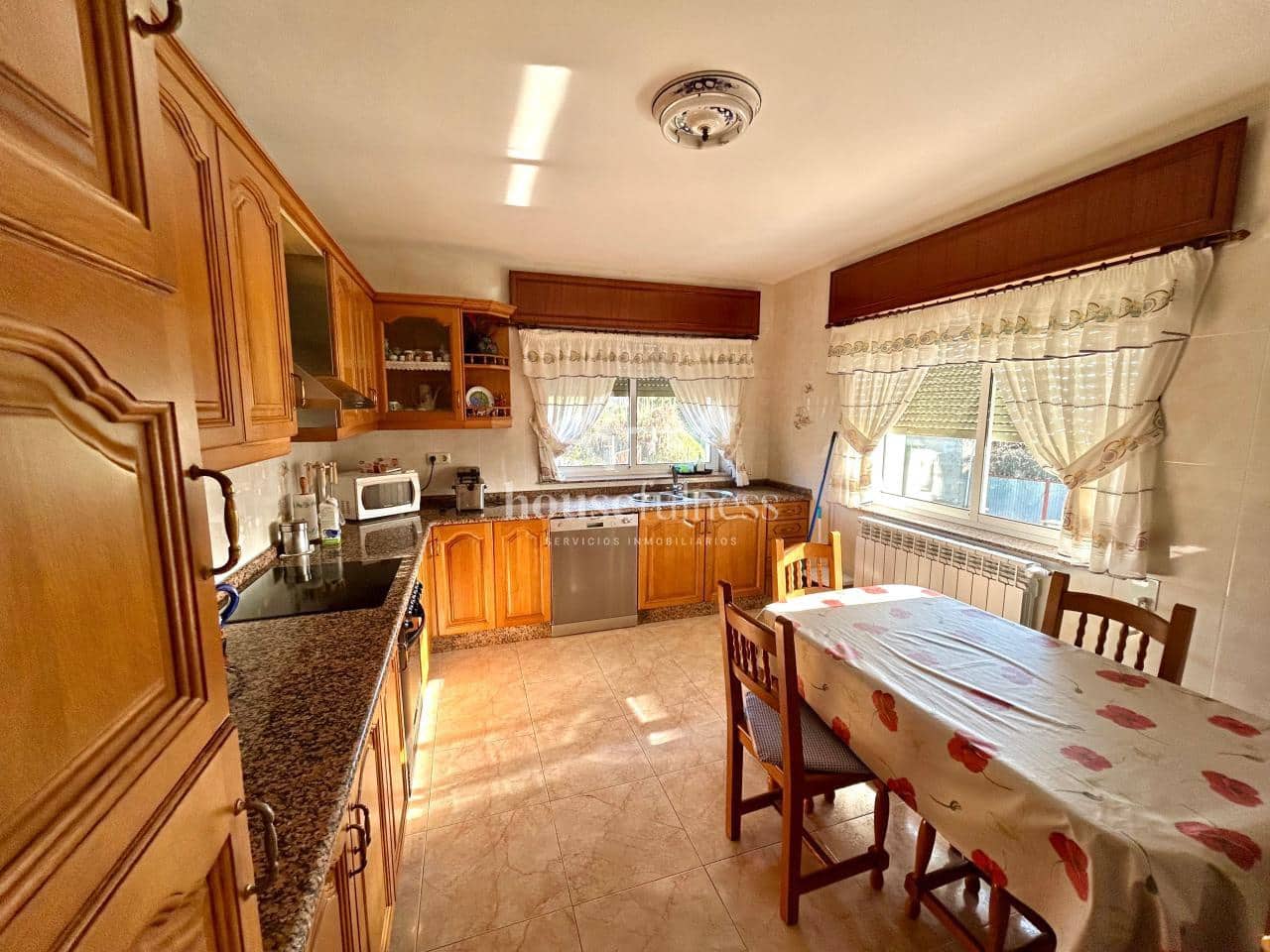 7 sovrum Hus till salu i Mino med garage - 570 000 € (Ref: 9570418)