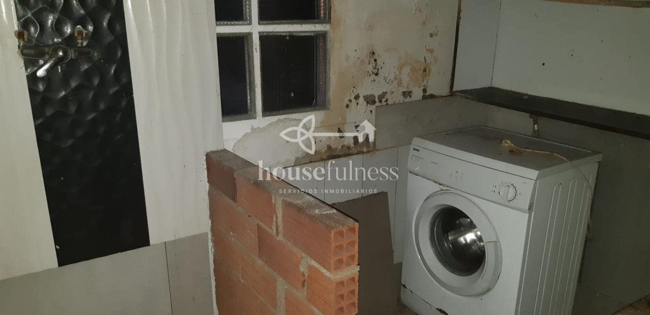 3 slaapkamer Finca/Landhuis te koop in Ortigueira met garage - € 99.000 (Ref: 9570424)