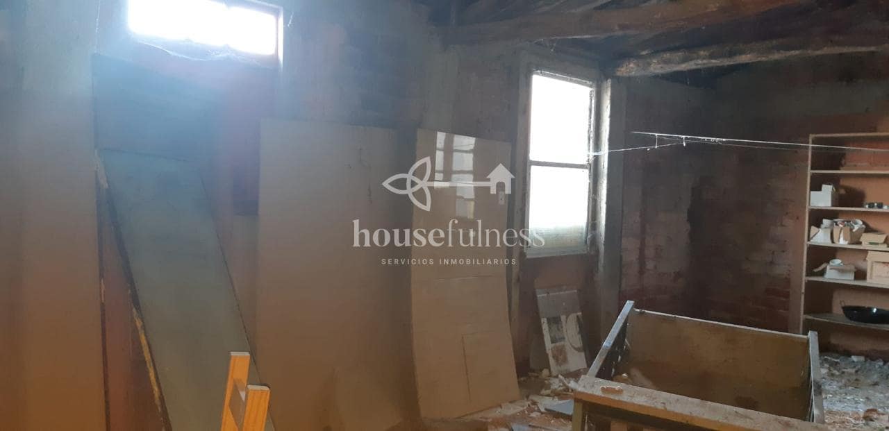 3 slaapkamer Finca/Landhuis te koop in Ortigueira met garage - € 99.000 (Ref: 9570424)