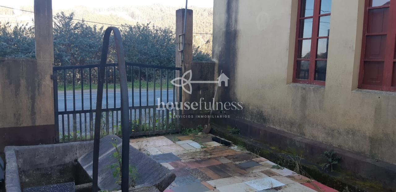 3 slaapkamer Finca/Landhuis te koop in Ortigueira met garage - € 99.000 (Ref: 9570424)