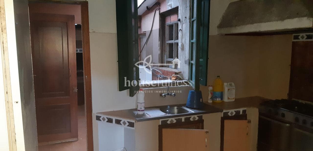 3 slaapkamer Finca/Landhuis te koop in Ortigueira met garage - € 99.000 (Ref: 9570424)