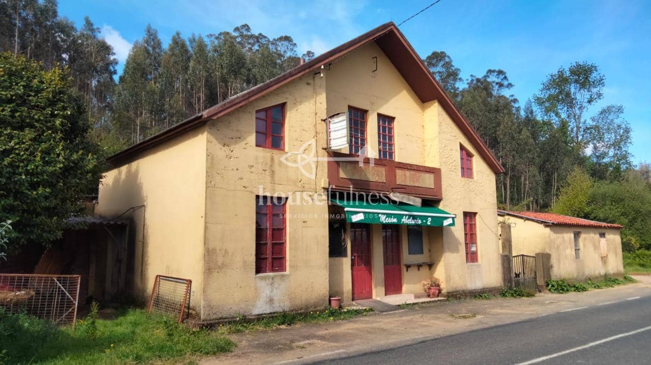 3 slaapkamer Finca/Landhuis te koop in Ortigueira met garage - € 99.000 (Ref: 9570424)