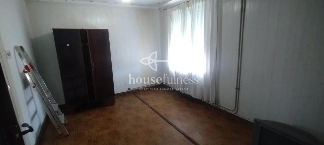 4 makuuhuone Omakotitalo myytävänä paikassa Ferrol mukana 
autotalli - 190 000 € (Ref: 9570429)