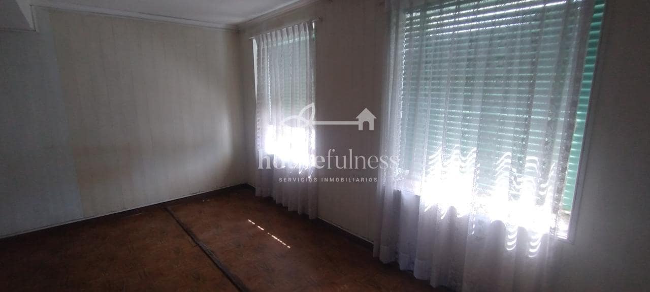 4 makuuhuone Omakotitalo myytävänä paikassa Ferrol mukana 
autotalli - 190 000 € (Ref: 9570429)