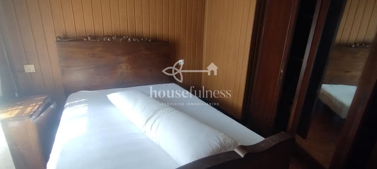 4 makuuhuone Omakotitalo myytävänä paikassa Ferrol mukana 
autotalli - 190 000 € (Ref: 9570429)