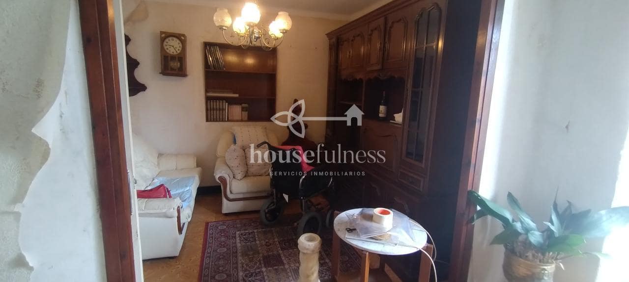 4 makuuhuone Omakotitalo myytävänä paikassa Ferrol mukana 
autotalli - 190 000 € (Ref: 9570429)