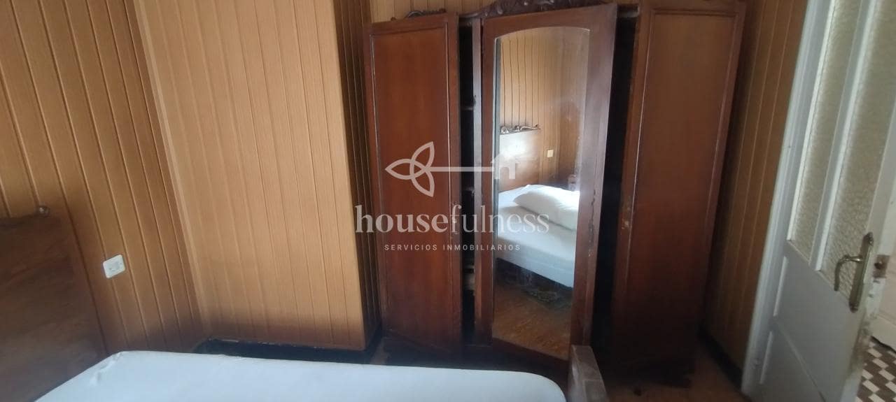 4 makuuhuone Omakotitalo myytävänä paikassa Ferrol mukana 
autotalli - 190 000 € (Ref: 9570429)