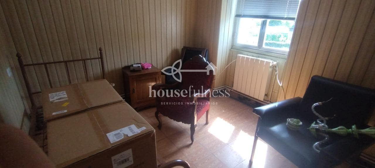 4 makuuhuone Omakotitalo myytävänä paikassa Ferrol mukana 
autotalli - 190 000 € (Ref: 9570429)