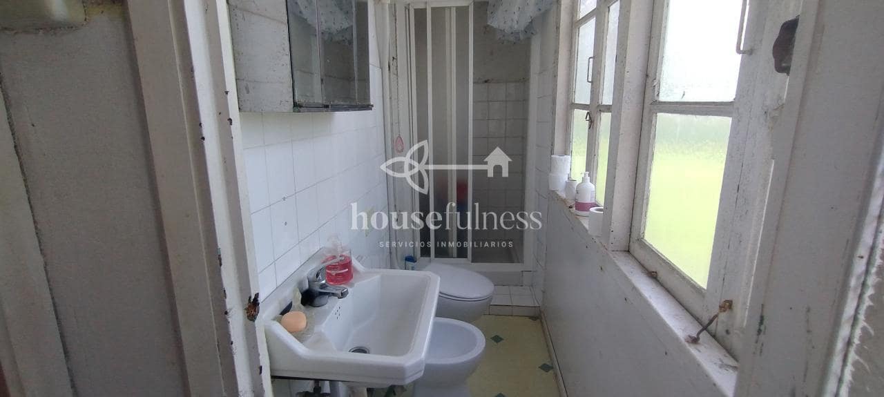 4 makuuhuone Omakotitalo myytävänä paikassa Ferrol mukana 
autotalli - 190 000 € (Ref: 9570429)