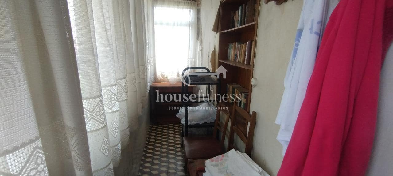 4 makuuhuone Omakotitalo myytävänä paikassa Ferrol mukana 
autotalli - 190 000 € (Ref: 9570429)