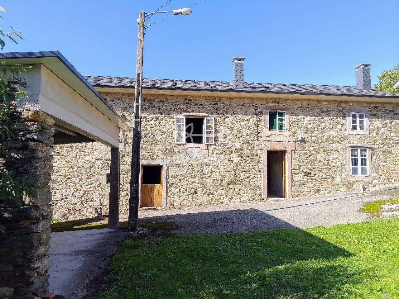 3 sovrum Hus till salu i Somozas - 160 000 € (Ref: 9570430)