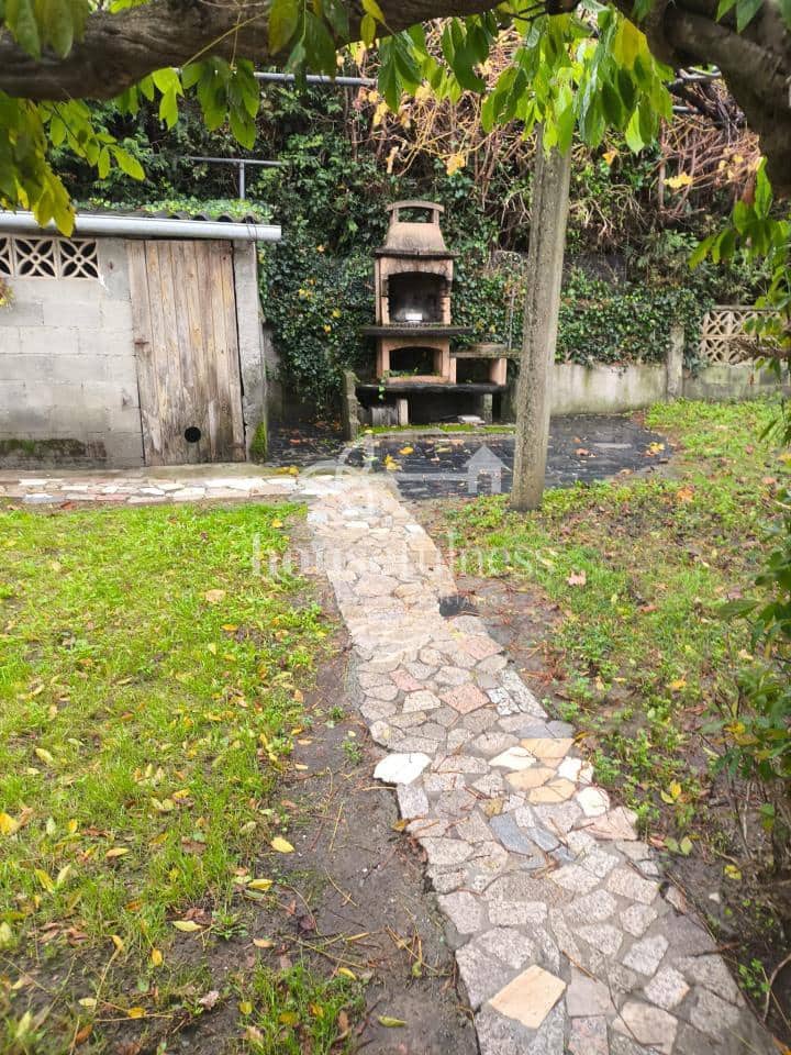 4 makuuhuone Huvila myytävänä paikassa Ares mukana 
autotalli - 320 000 € (Ref: 9574002)