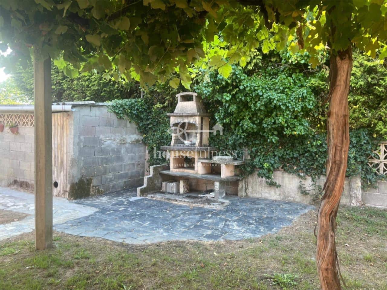 4 makuuhuone Huvila myytävänä paikassa Ares mukana 
autotalli - 320 000 € (Ref: 9574002)