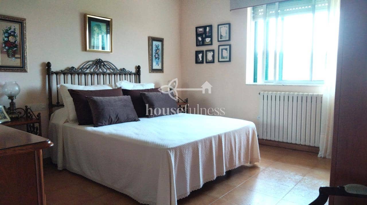 Chalet de 5 habitaciones en Ferrol en venta con garaje - 420.000 € (Ref: 9604617)