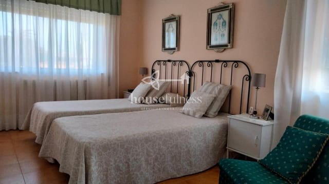 Chalet de 5 habitaciones en Ferrol en venta con garaje - 420.000 € (Ref: 9604617)