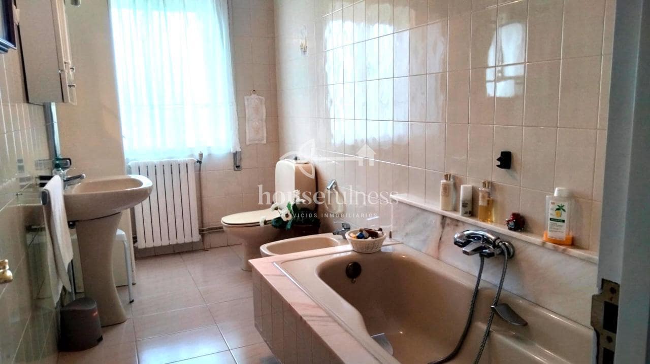 Chalet de 5 habitaciones en Ferrol en venta con garaje - 420.000 € (Ref: 9604617)