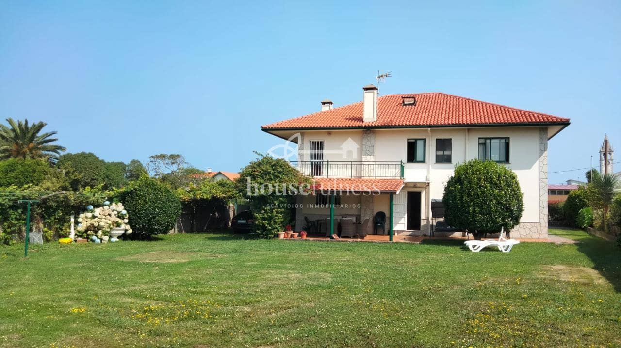 Chalet de 5 habitaciones en Ferrol en venta con garaje - 420.000 € (Ref: 9604617)