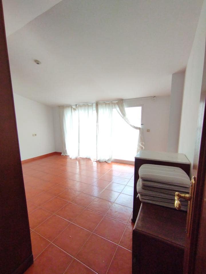 4 sovrum Lägenhet till salu i Ares - 189 000 € (Ref: 9647811)