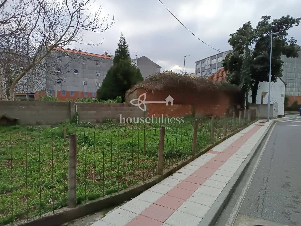 Grunde uden byggetilladelser til salg i Naron - € 400.000 (Ref: 9647812)