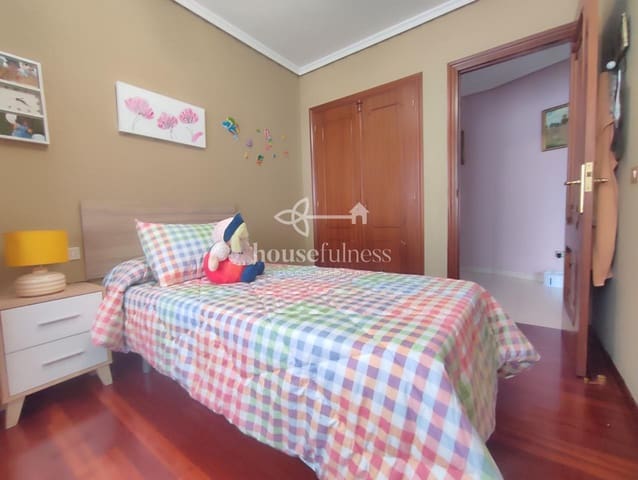 4 makuuhuone Asunto myytävänä paikassa Ferrol mukana 
autotalli - 220 000 € (Ref: 9673852)