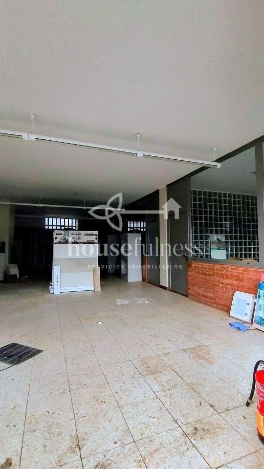 Commercial for rent in Pontedeume with garage - € 800 (Ref: 9682379)