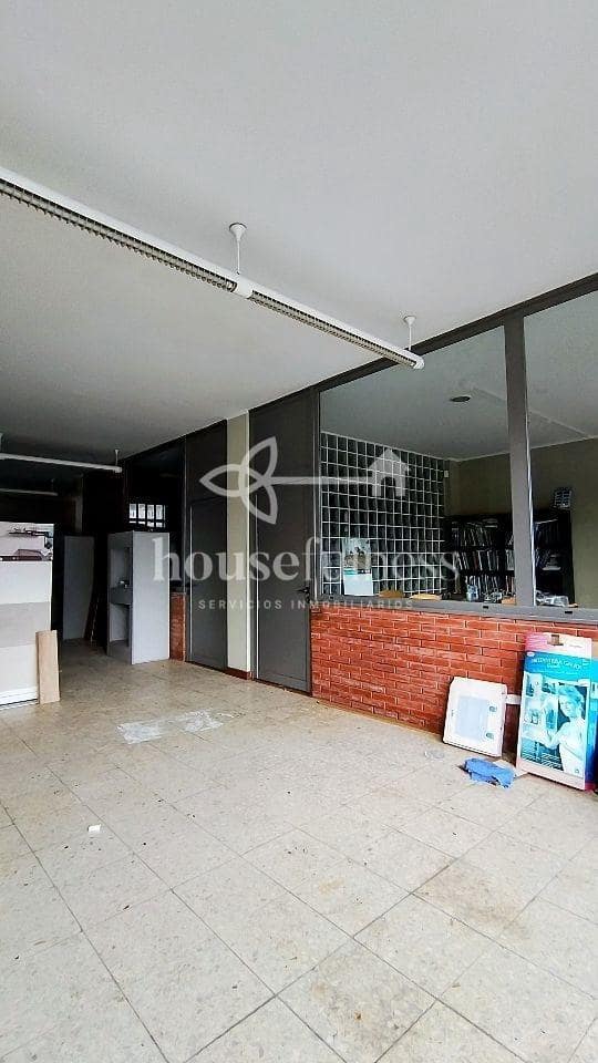 Commercial for rent in Pontedeume with garage - € 800 (Ref: 9682379)