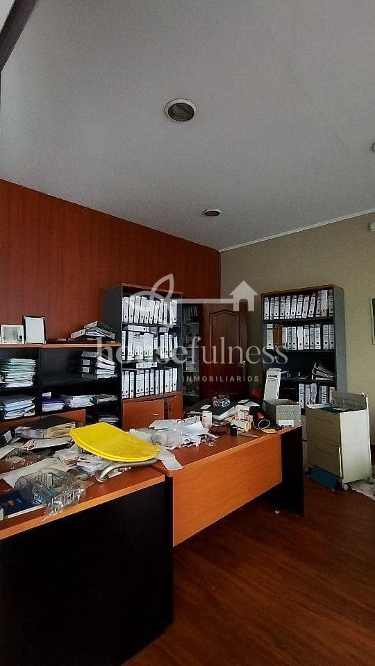 Commercial for rent in Pontedeume with garage - € 800 (Ref: 9682379)