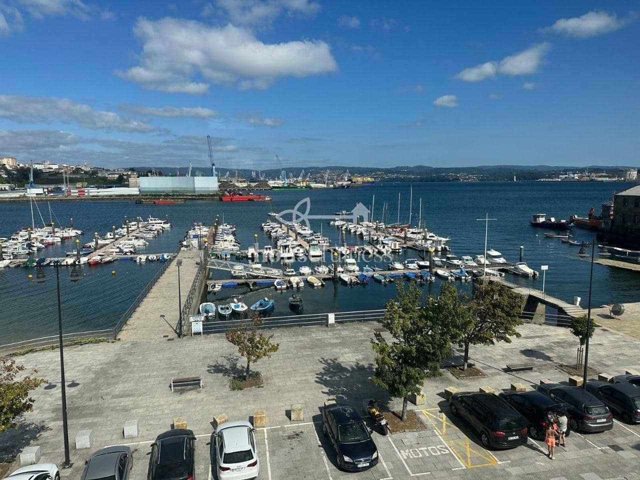 Commercial for rent in Pontedeume with garage - € 800 (Ref: 9682379)