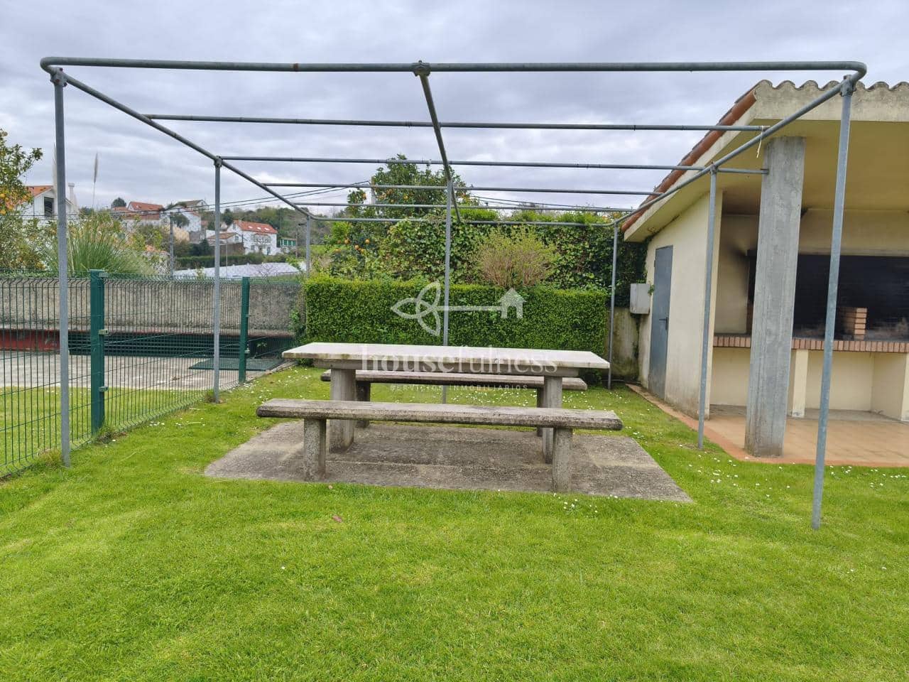 3 bedroom Semi-detached Villa for sale in Perbes with pool garage - € 390,000 (Ref: 9700483)