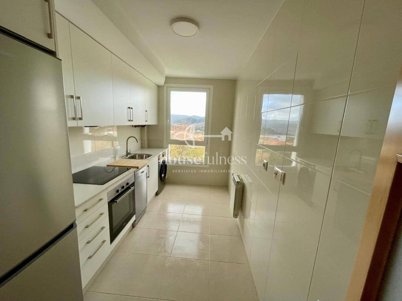 2 bedroom Flat for rent in Ferrol with garage - € 750 (Ref: 9731704)