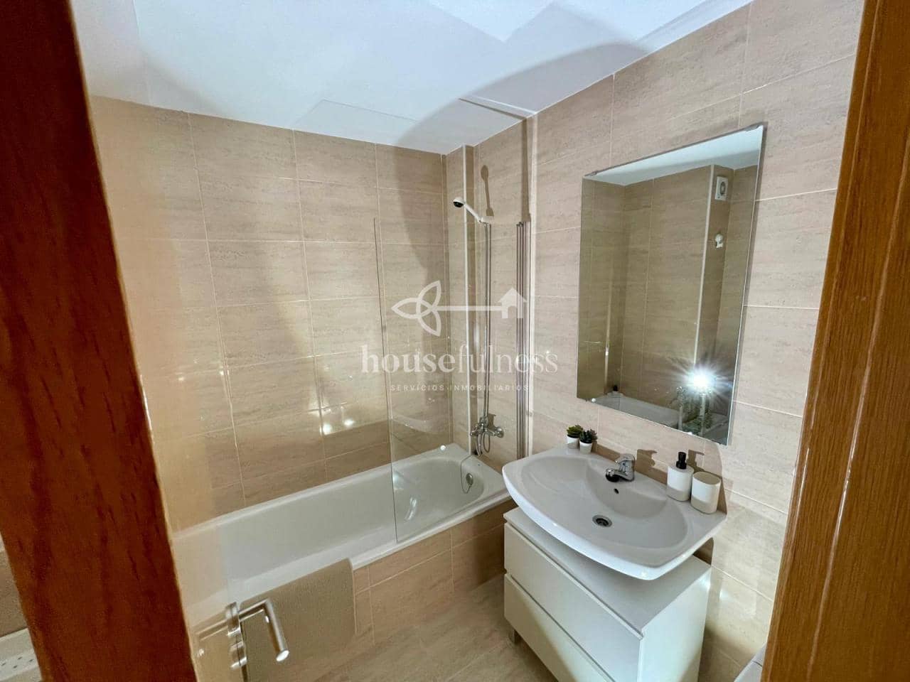 2 bedroom Flat for rent in Ferrol with garage - € 750 (Ref: 9731704)