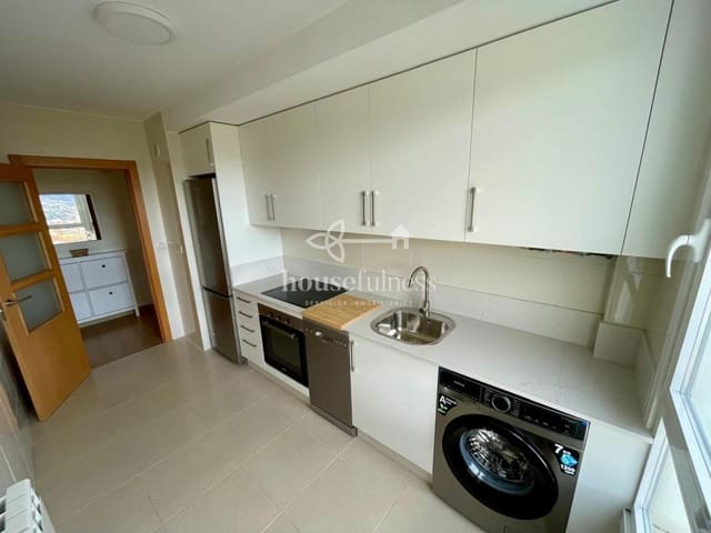 2 slaapkamer Flat te huur in Ferrol met garage - € 750 (Ref: 9731704)