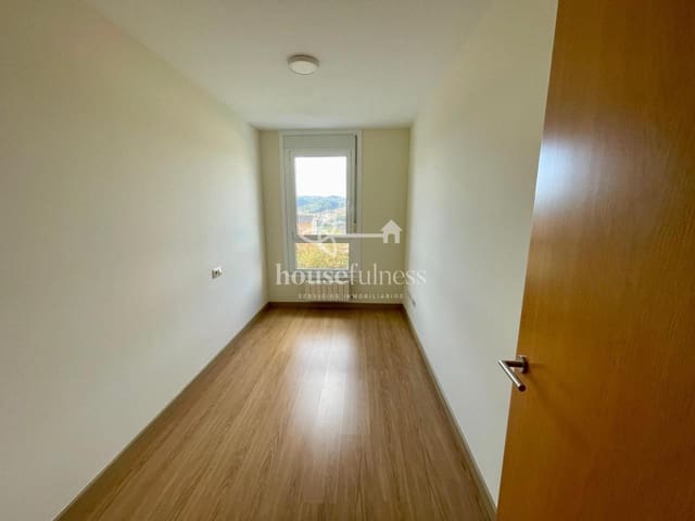 2 slaapkamer Flat te huur in Ferrol met garage - € 750 (Ref: 9731704)