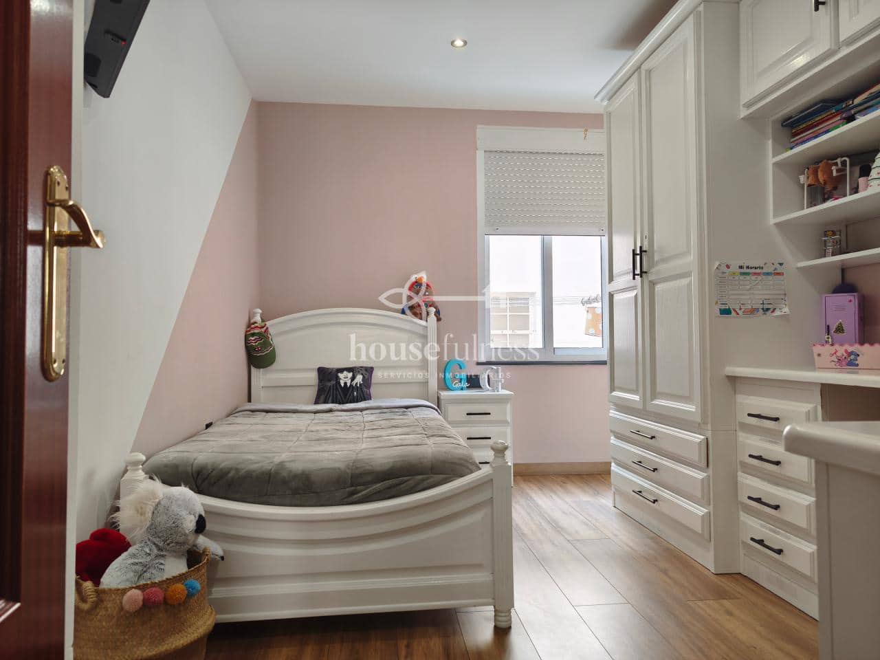 3 bedroom Flat for sale in Naron - € 99,000 (Ref: 9761636)