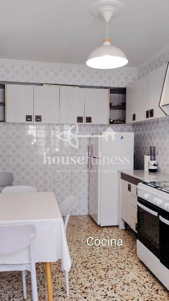 4 bedroom Flat for sale in Naron - € 120,000 (Ref: 9770317)