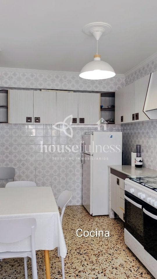 4 bedroom Flat for sale in Naron - € 120,000 (Ref: 9770317)